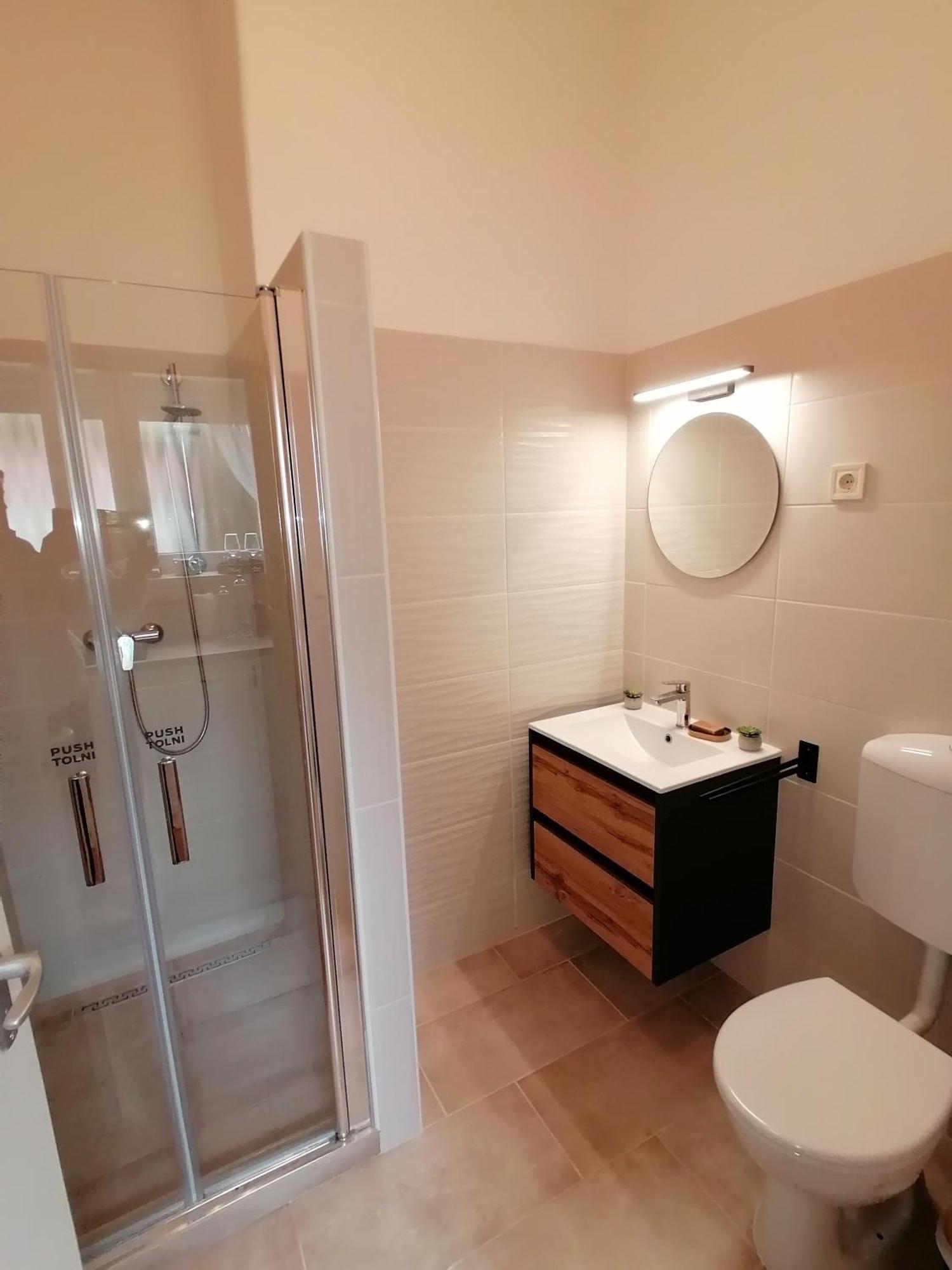 Mohacs Korona Apartman Luaran gambar