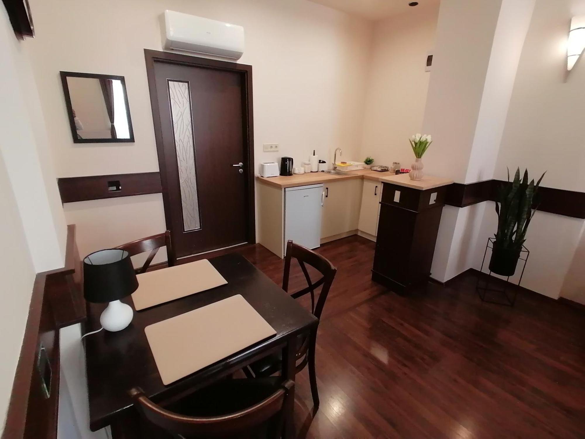 Mohacs Korona Apartman Luaran gambar