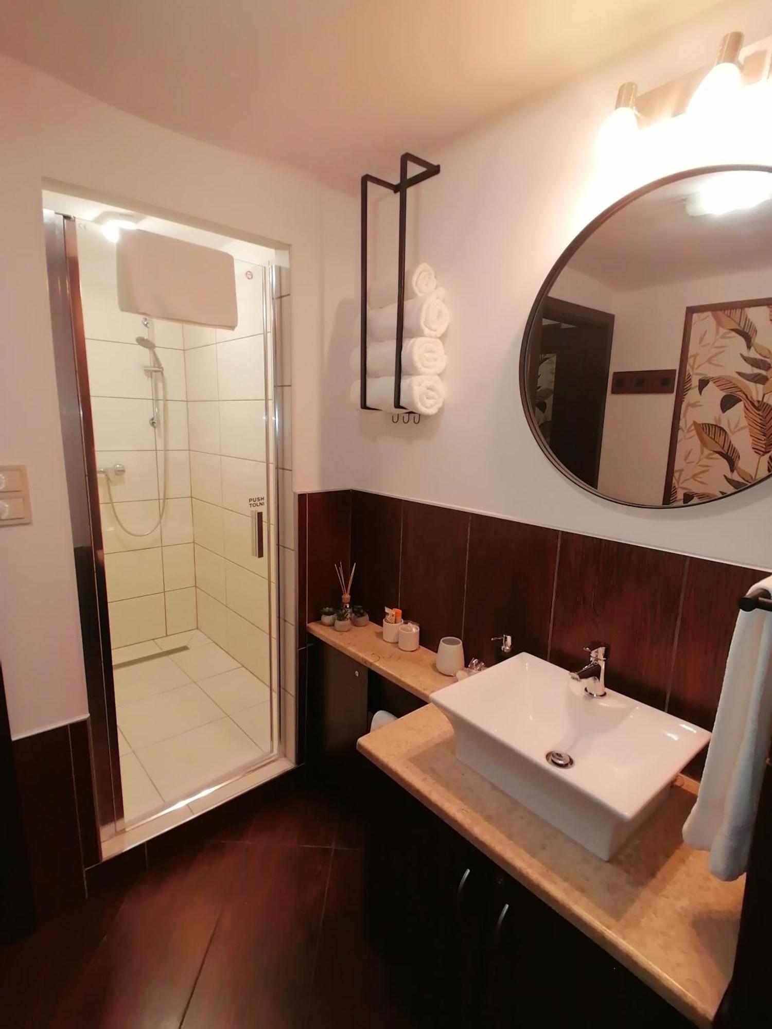 Mohacs Korona Apartman Luaran gambar